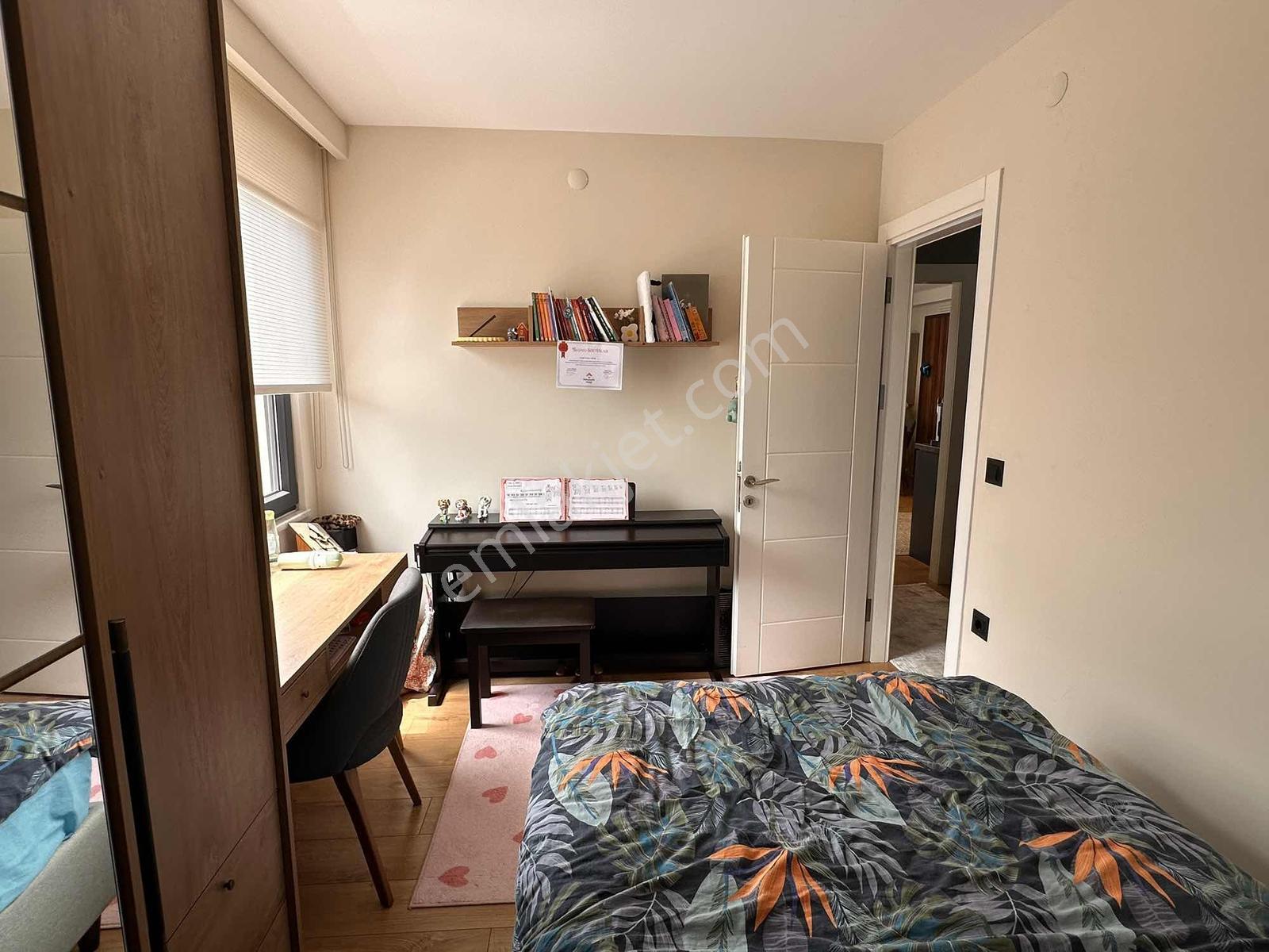 Cumhuriyet Deniz Tarafı Otoparklı Lüx 2+1 Satılık Daire - Görsel 15