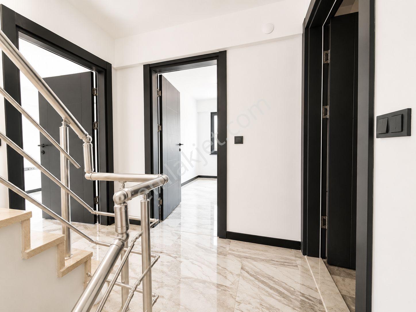 Denize Yakın Satılık Sıfır Dublex Villa - Özel Plajlı Sitede - Görsel 32