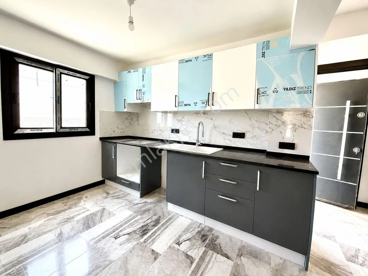 Denize Yakın Satılık Sıfır Dublex Villa - Özel Plajlı Sitede - Görsel 3