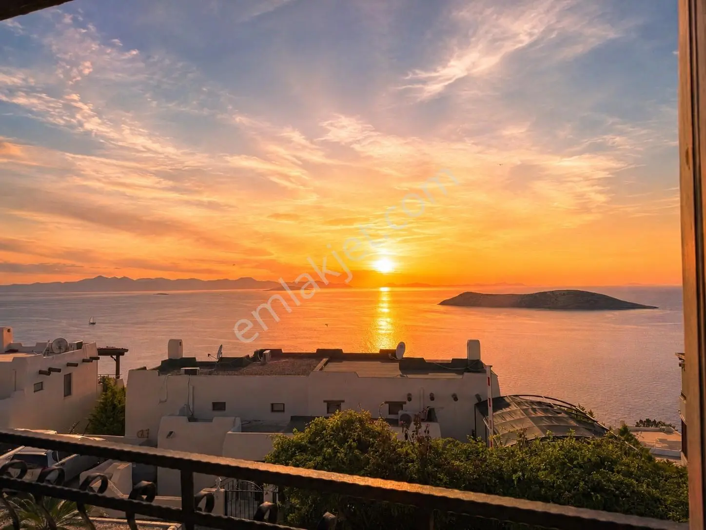 Bodrum Gümüşlükte Satılık Villa İngilizden 9 Ada Manzaralı Ev - Görsel 2