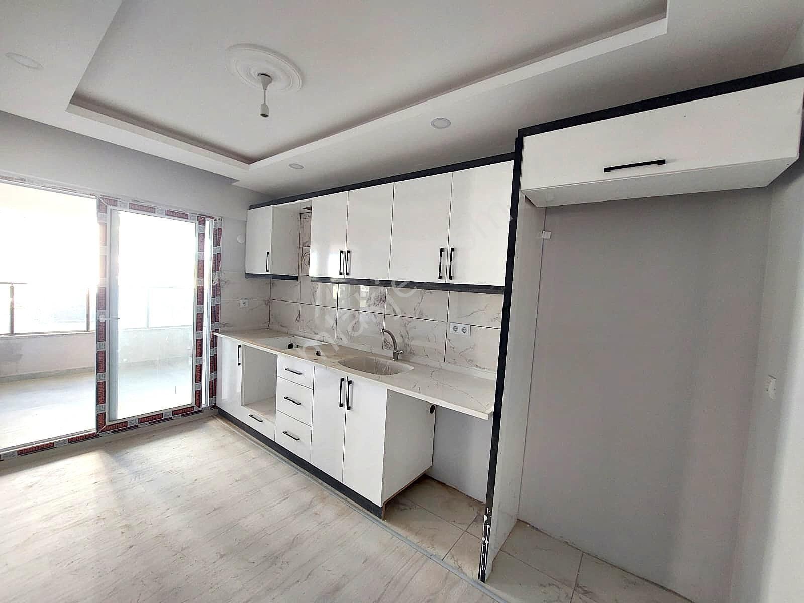 Kuşadası Değirmendere'de Avm Yakını 2+1 Kiralık Daire - Görsel 3