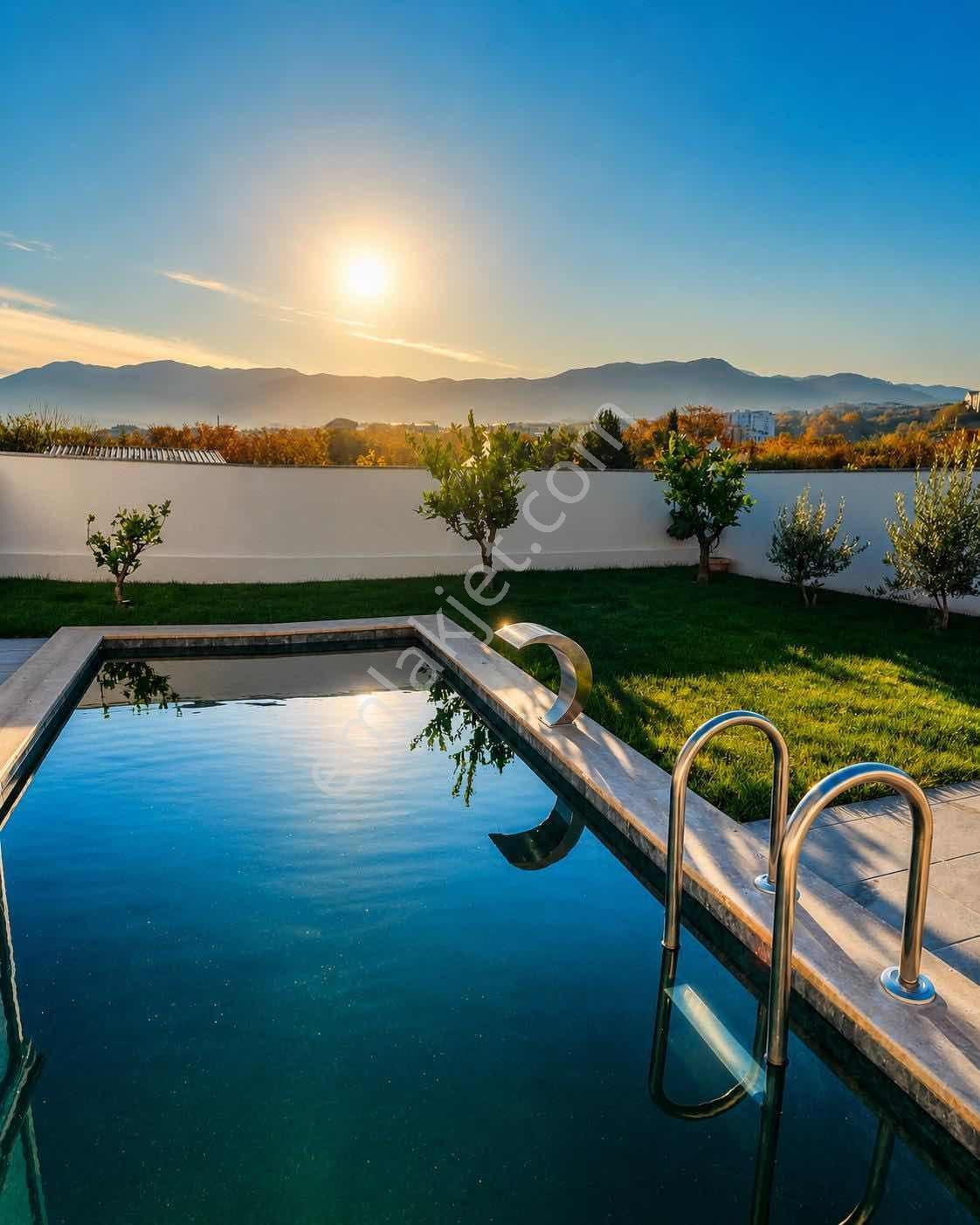 Satılık Villa Müstakil Bahçe Ve Havuzlu Başiskele Remax Ay - Görsel 13