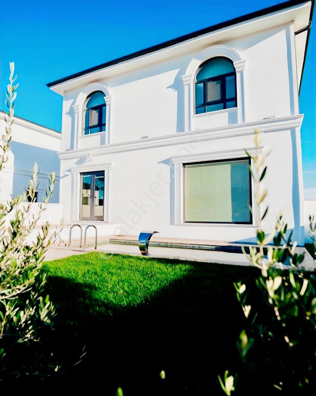 Satılık Villa Müstakil Bahçe Ve Havuzlu Başiskele Remax Ay - Görsel 15