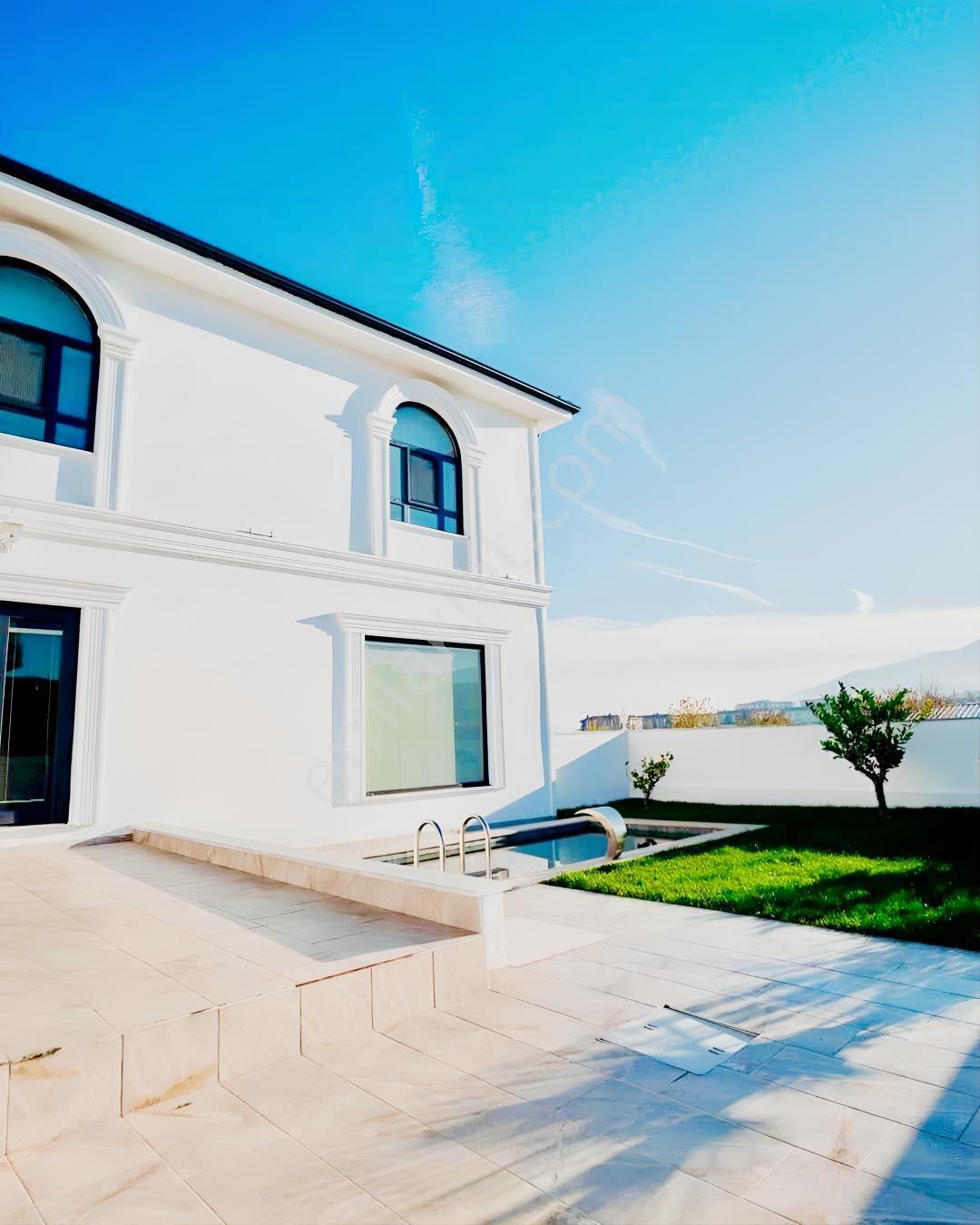 Satılık Villa Müstakil Bahçe Ve Havuzlu Başiskele Remax Ay - Görsel 10