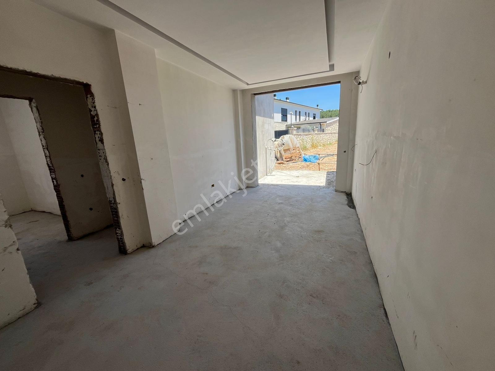 Urla Kuşçular Müstakil Havuzlu Bahçeli Tek Katlı Satılık Villa - Görsel 20
