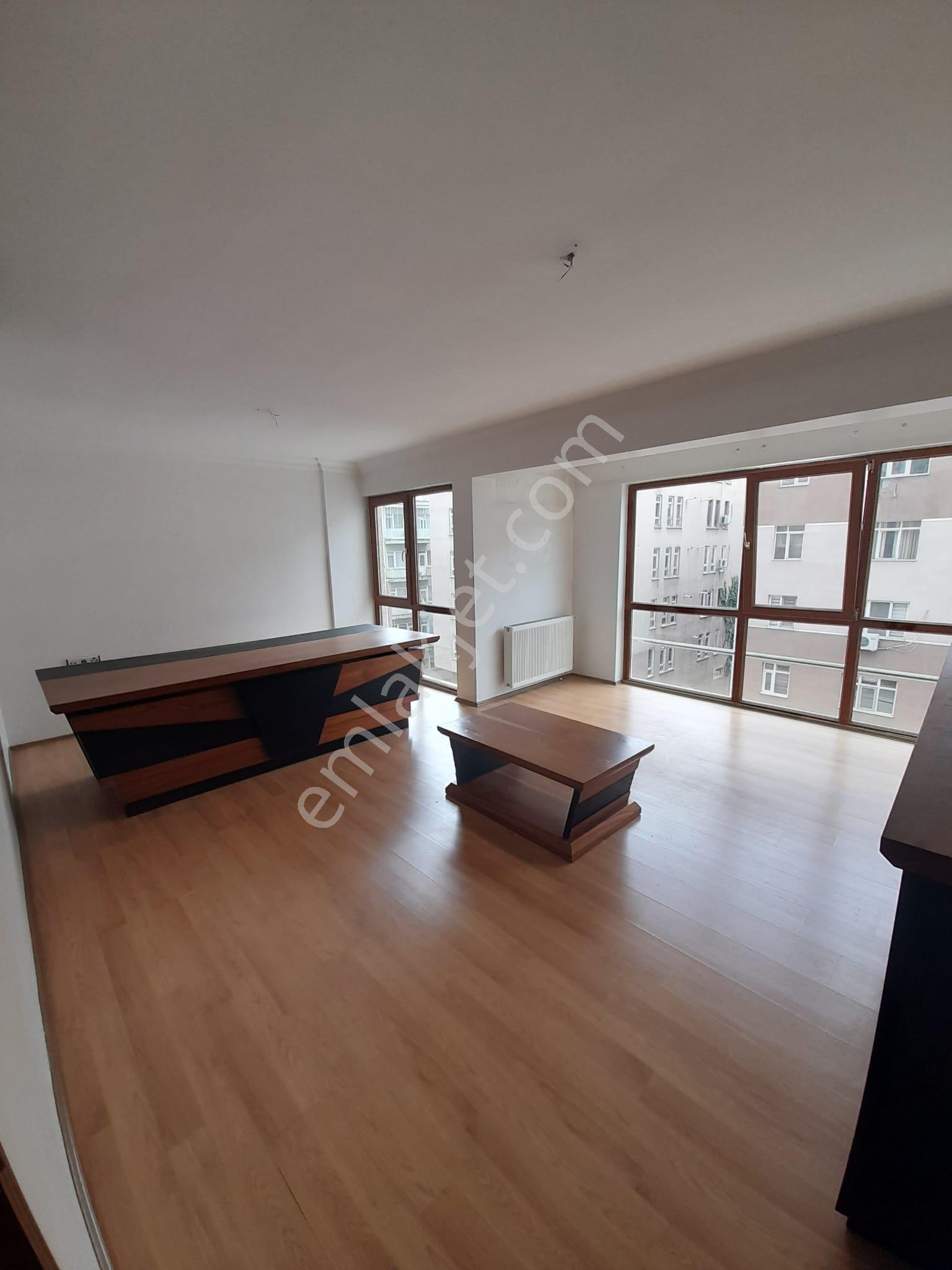 Strazburg Cad. Metro Yanı Kiralık Ofis - Görsel 10