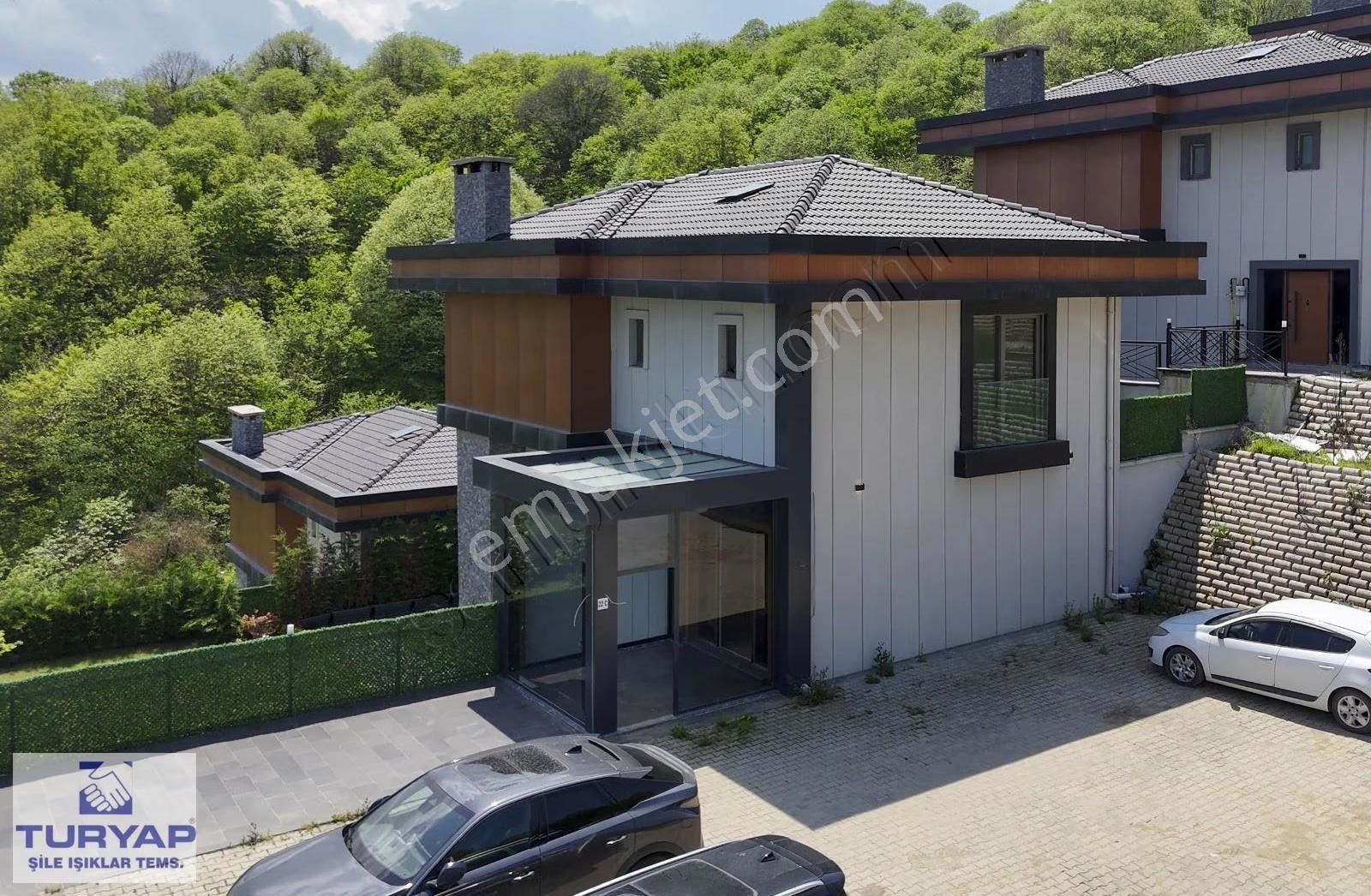 Şile Ahmetli'de 600m² Arsada Havuzlu Lüks Tripleks 5+1 Villa - Görsel 6