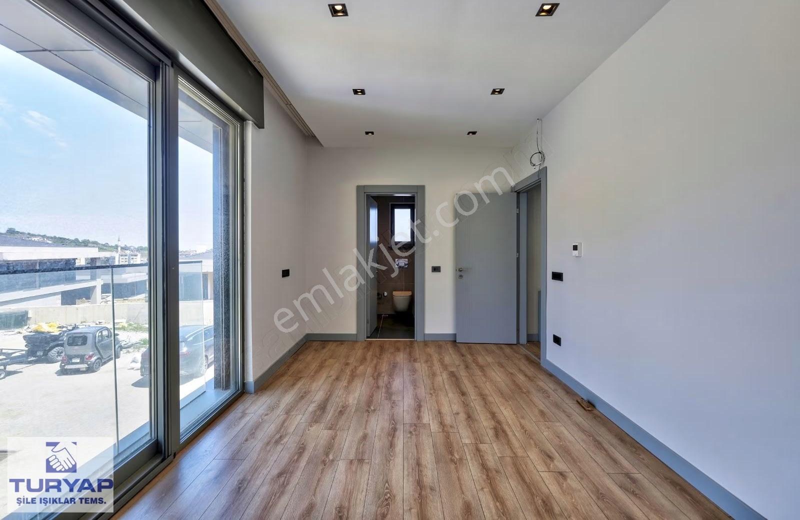 Şile Ahmetli'de 600m² Arsada Havuzlu Lüks Tripleks 5+1 Villa - Görsel 18