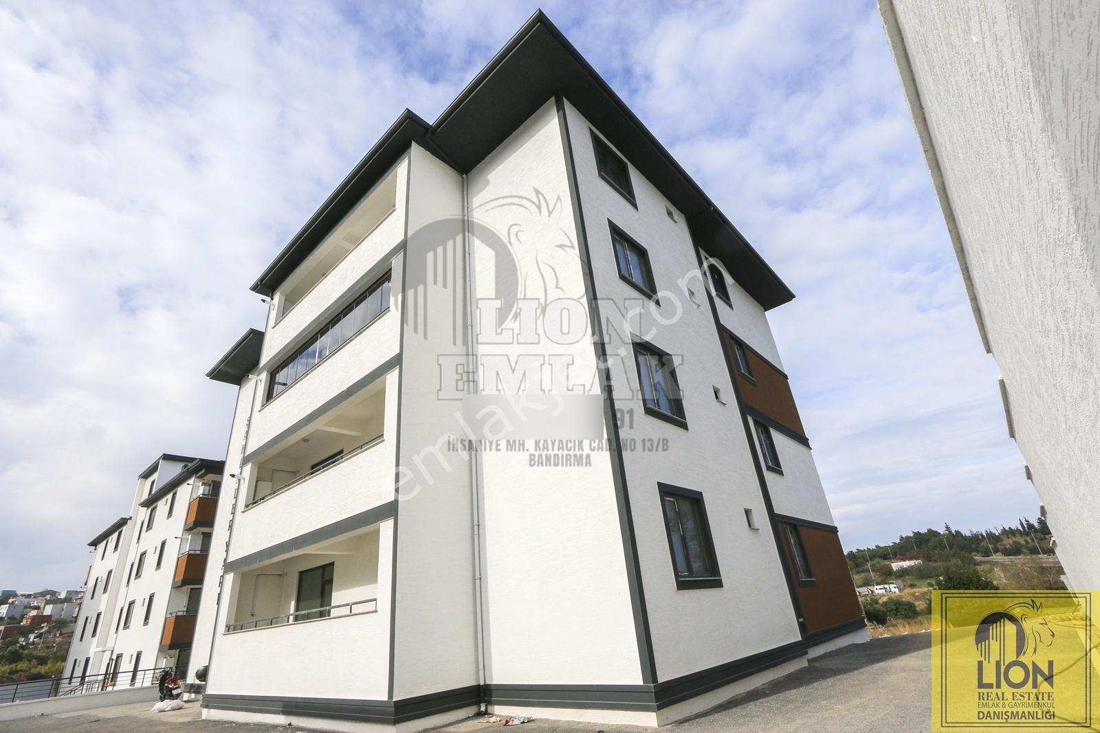 Bandırma Yeni Mahallede Eşyalı Balkonlu Satılık 1+1 Daire - Görsel 31