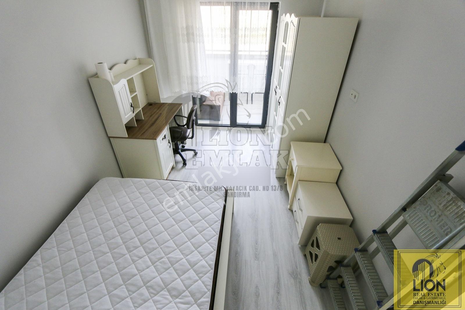 Bandırma Yeni Mahallede Eşyalı Balkonlu Satılık 1+1 Daire - Görsel 10