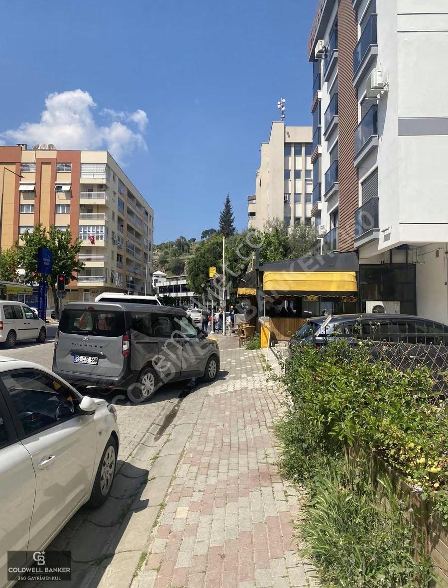 Karşıyaka Bahçelievlerde 120 M² Batarkatlı Satılık Dükkan - Görsel 7