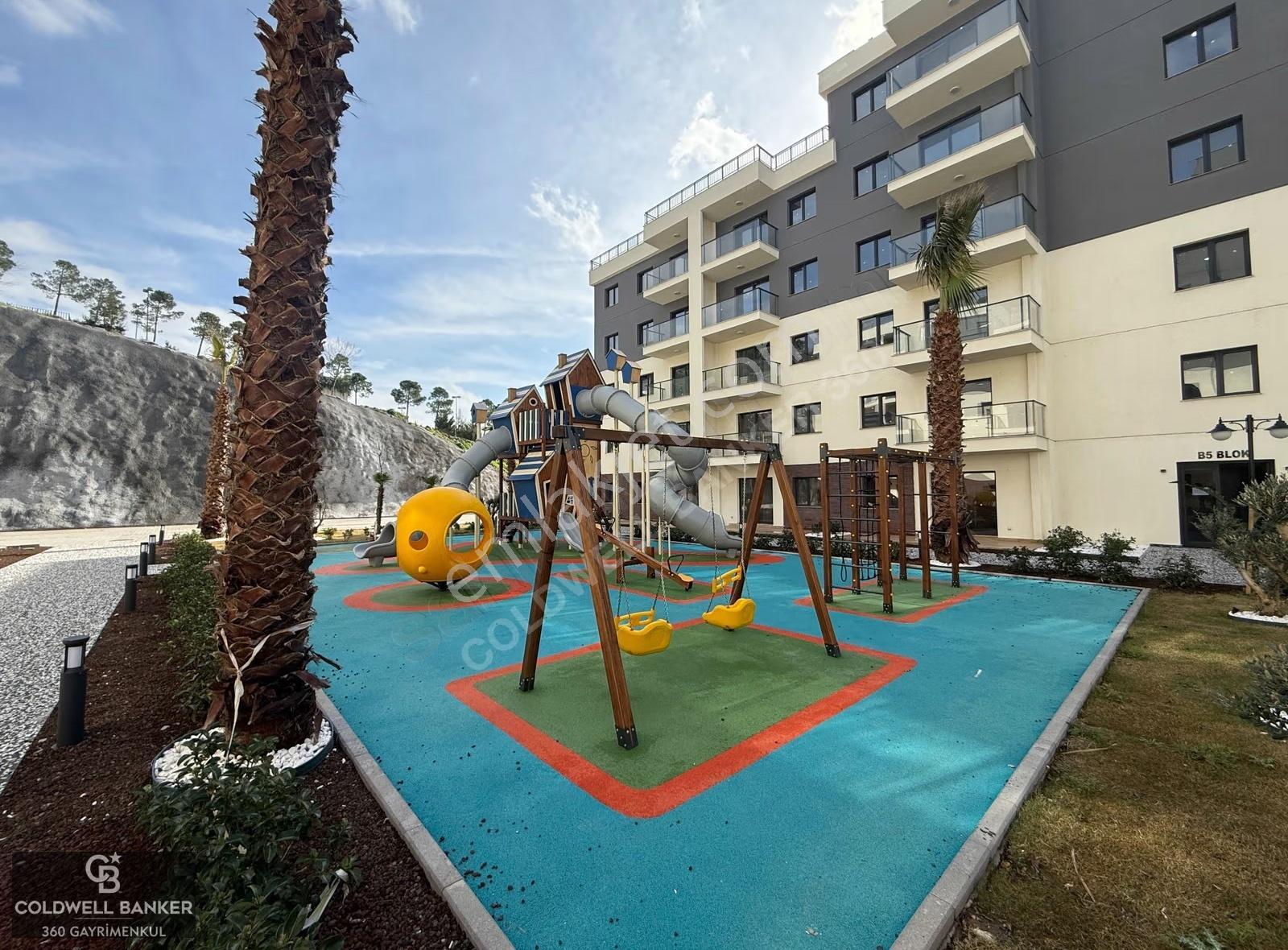 İzka Park Yaşam Atlantis Sitesinde Satılık Havuz Cephe 1+1 Daire - Görsel 24