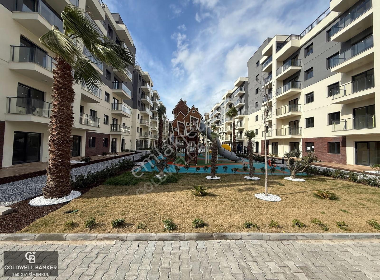 İzka Park Yaşam Atlantis Sitesinde Satılık Havuz Cephe 1+1 Daire - Görsel 14
