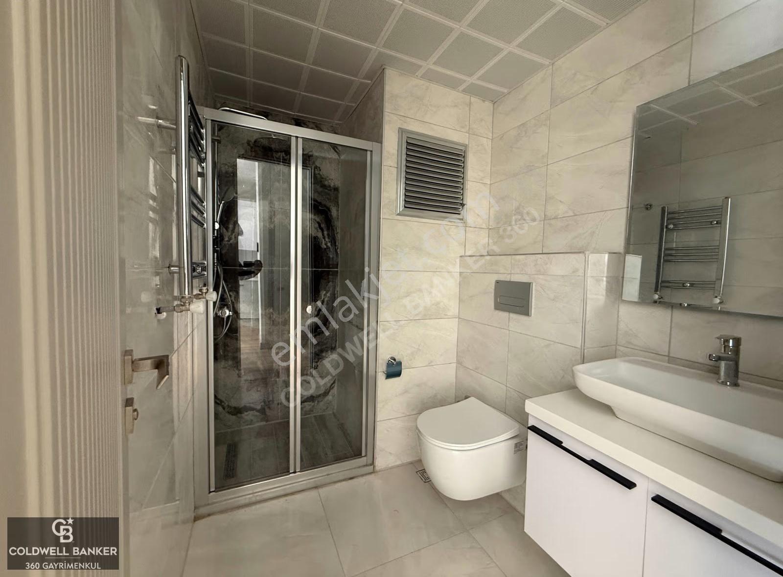 İzka Park Yaşam Atlantis Sitesinde Satılık Havuz Cephe 1+1 Daire - Görsel 3