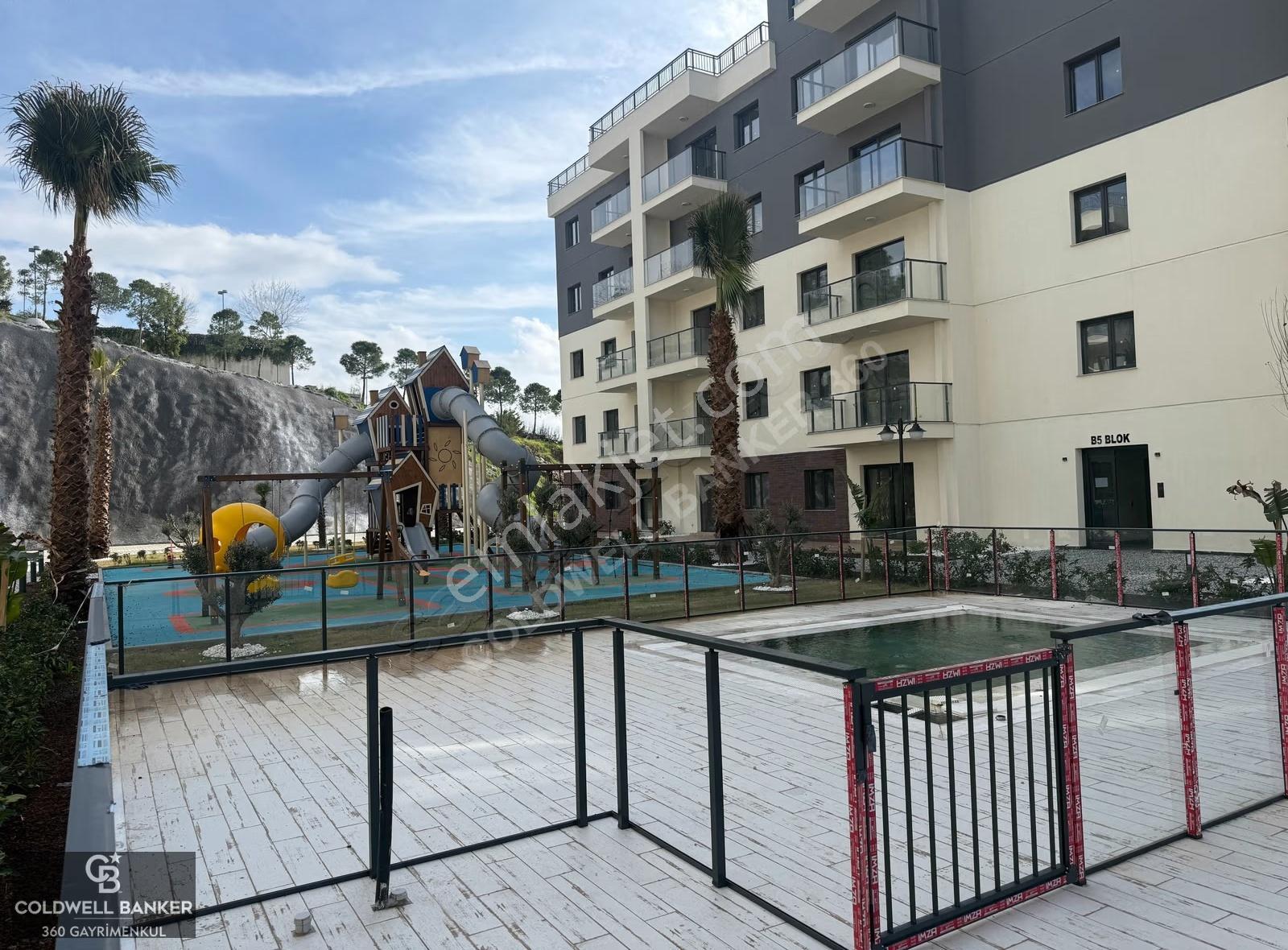 İzka Park Yaşam Atlantis Sitesinde Satılık Havuz Cephe 1+1 Daire - Görsel 23