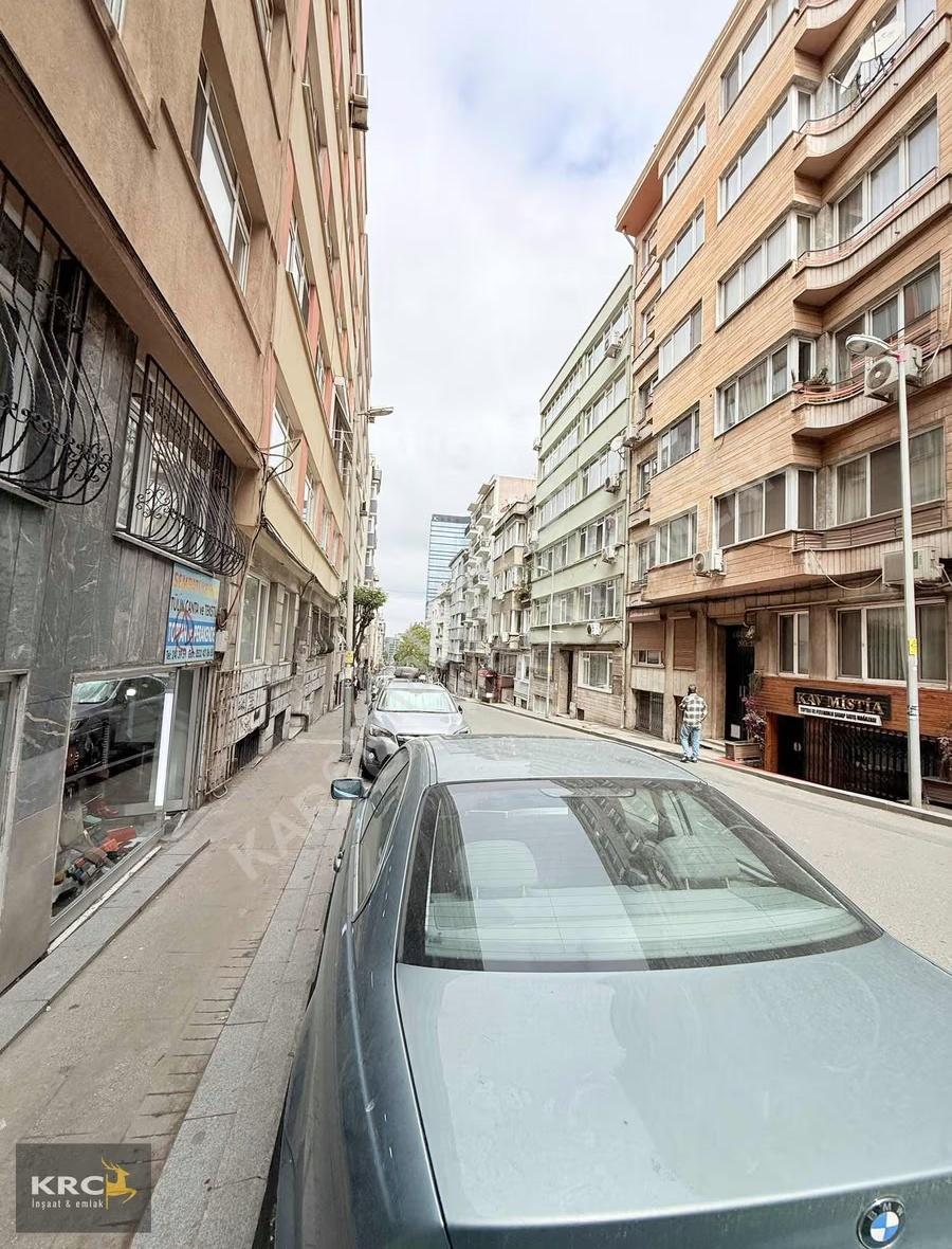 Şişli Silahşör Cadde Üzerinde Satılık 3+1 Daire 130 M2 - Görsel 31