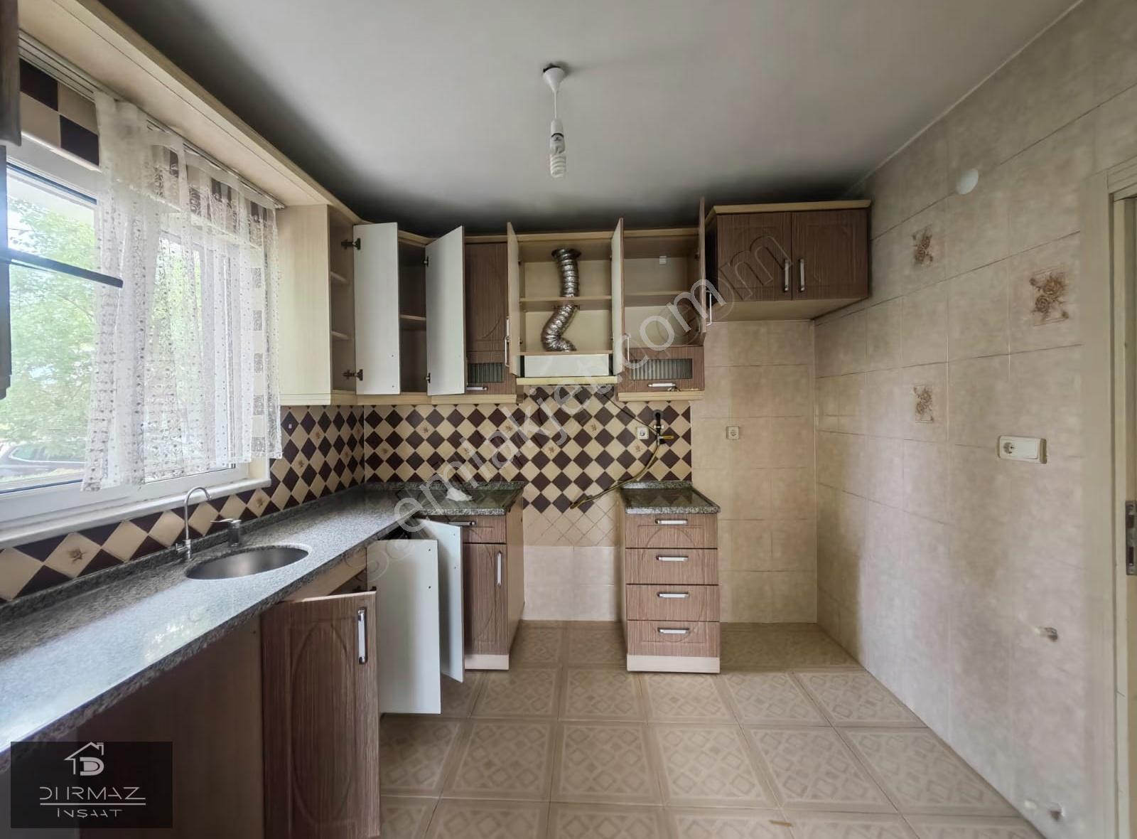 Kuzuluk-akyazı Güzergahında Ulaşım Kolaylığı Sunan Kiralık 3+1! - Görsel 8
