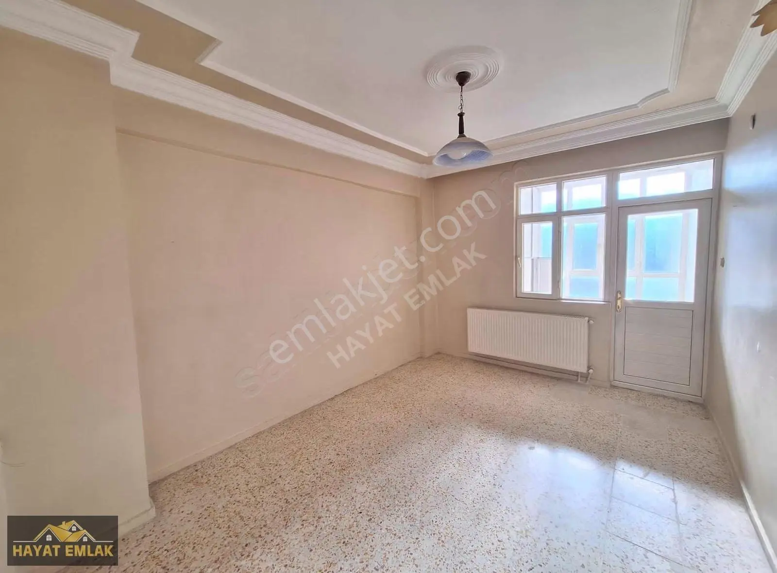 Hayat Emlak'tan Emniyet Caddesi Cepheli, 3+1 Satılık Daire - Görsel 3