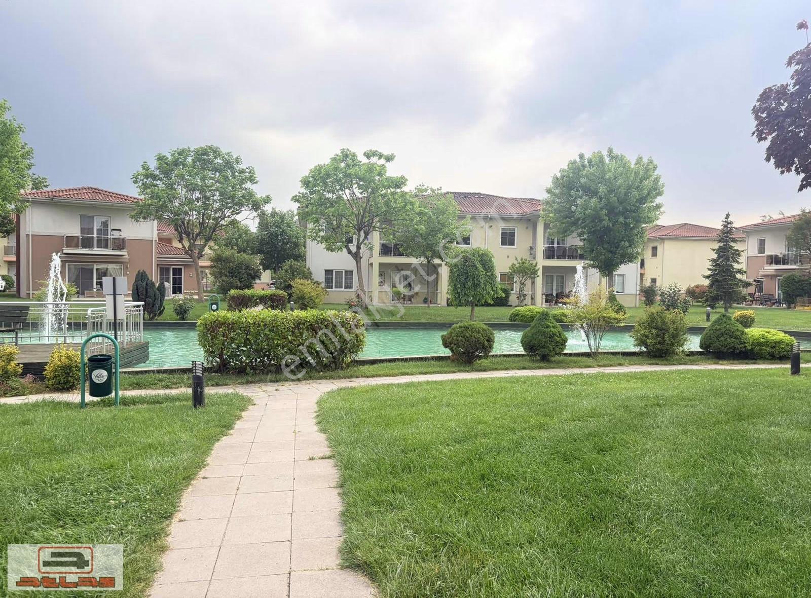 Atlas'tan Villam 2'de Park Manzaralı,üst Kat Kiralık 3+1 Daire - Görsel 23