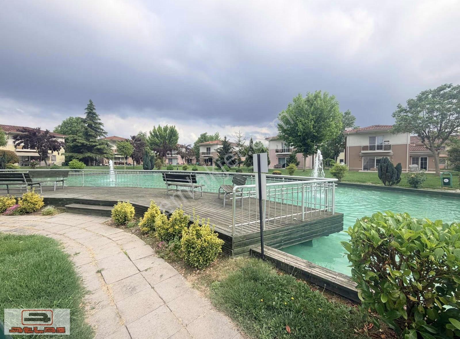 Atlas'tan Villam 2'de Park Manzaralı,üst Kat Kiralık 3+1 Daire - Görsel 26
