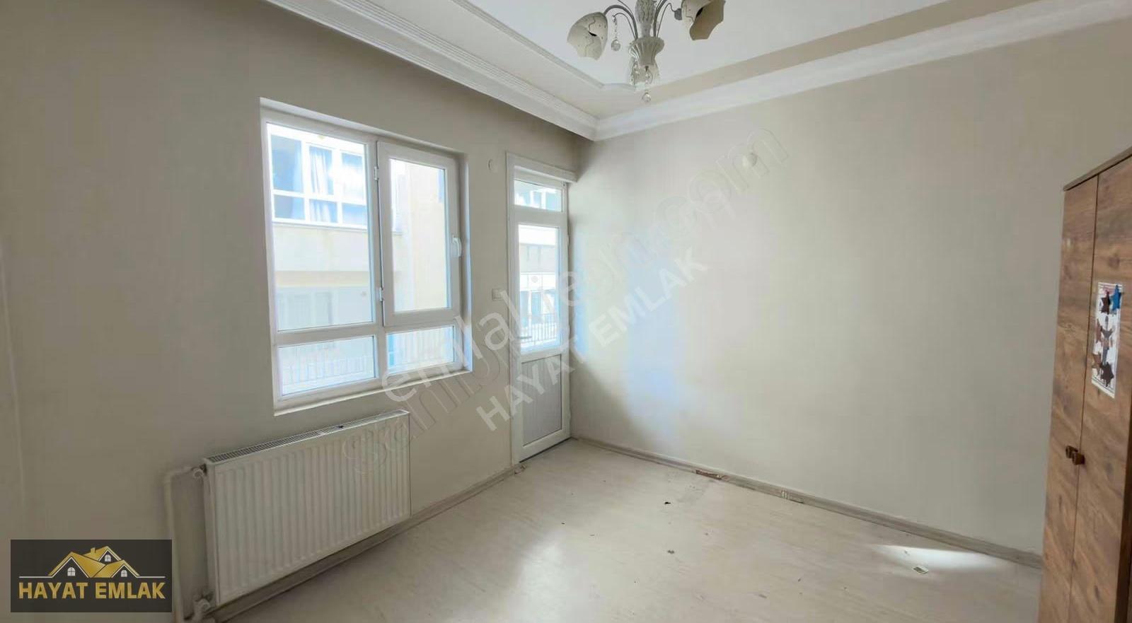 Hayat Emlak'tan Emniyet Cad 3+1 Asansörlü Doğalgazlı Temiz Daire - Görsel 21