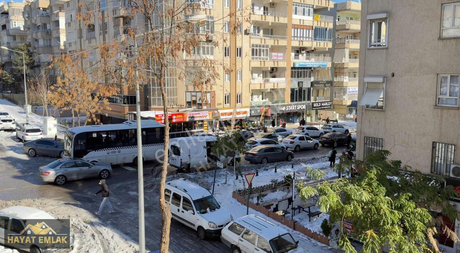 Hayat Emlak'tan Emniyet Cad 3+1 Asansörlü Doğalgazlı Temiz Daire - Görsel 23
