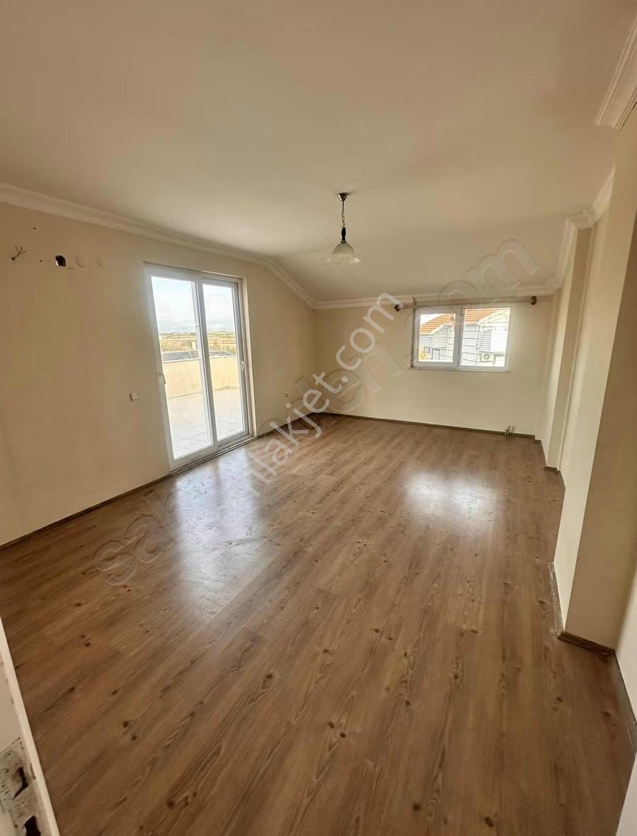 Kadriye'nin En Büyük Evi Satılıktır