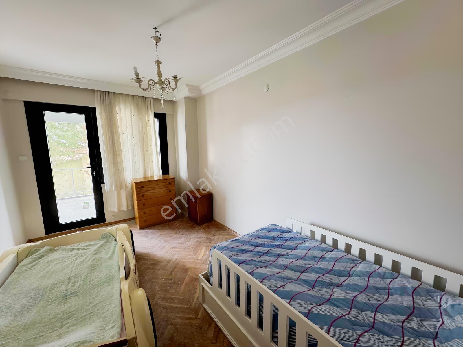 Silivri Altınorak'ta Tamamen Yenilenmiş 8+2 Lüks Villa - Görsel 24