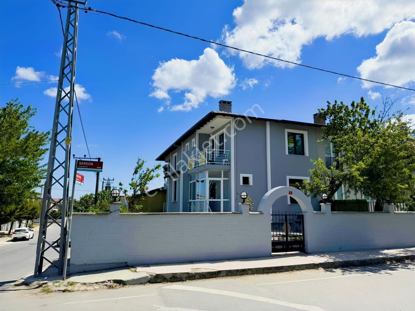 Silivri Altınorak'ta Tamamen Yenilenmiş 8+2 Lüks Villa - Görsel 8