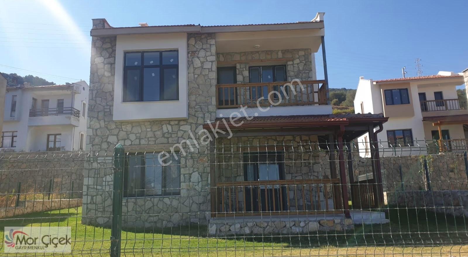 Morçiçek'ten Mordoğan Azmak Koyunda Denize Sıfır Müstakil Taş Ev - Görsel 14