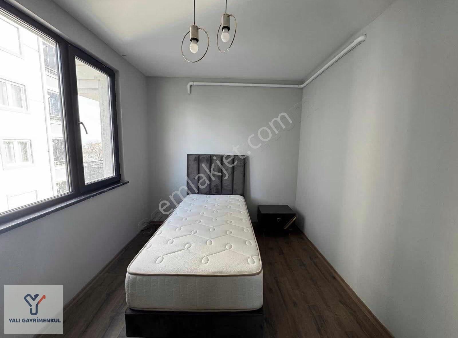 Yalı Gayrimenkul|deniz Manzaralı Cadde Üzeri Eşyalı Kiralık 2+1 - Görsel 5