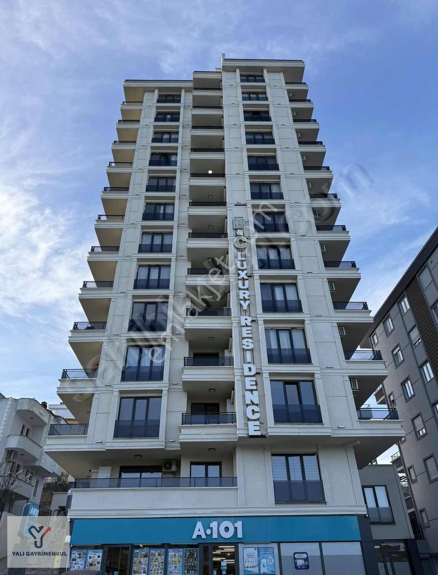 Yalı Gayrimenkul|deniz Manzaralı Cadde Üzeri Eşyalı Kiralık 2+1