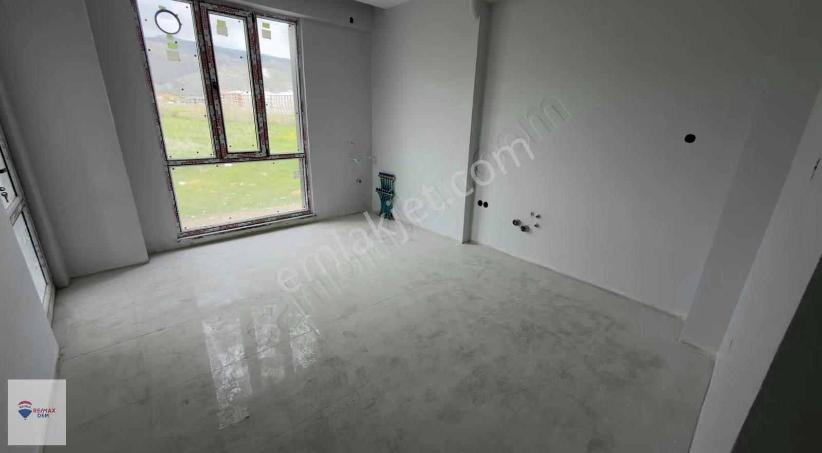 Remax Dem'den Demirkent Mah. Alttan Isıtmalı Ferah Ara Kat Daire - Görsel 2