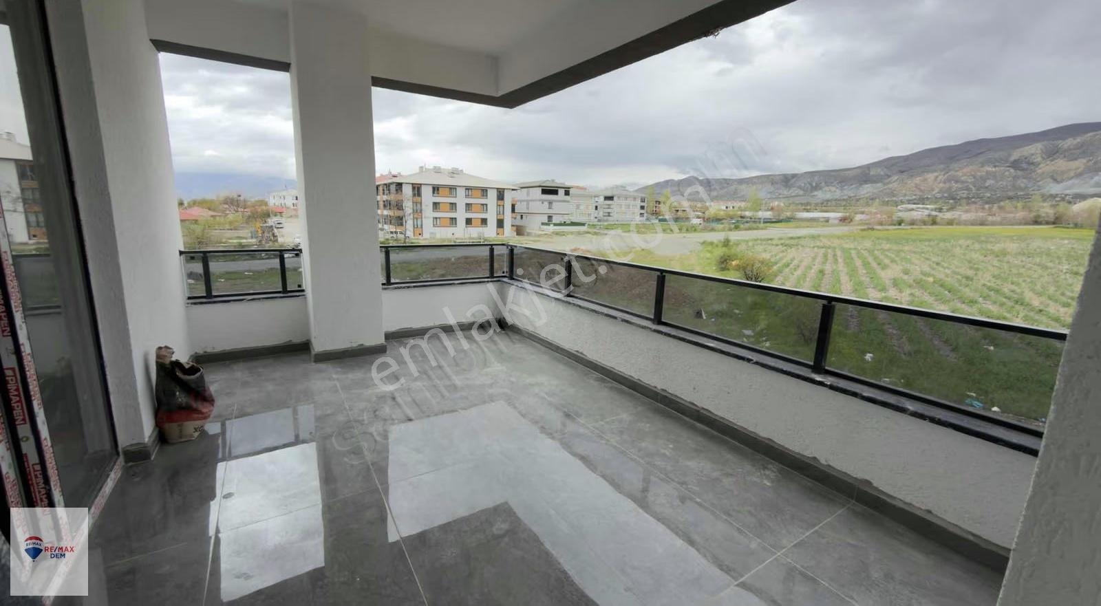 Remax Dem'den Demirkent Mah. Alttan Isıtmalı Ferah Ara Kat Daire - Görsel 11