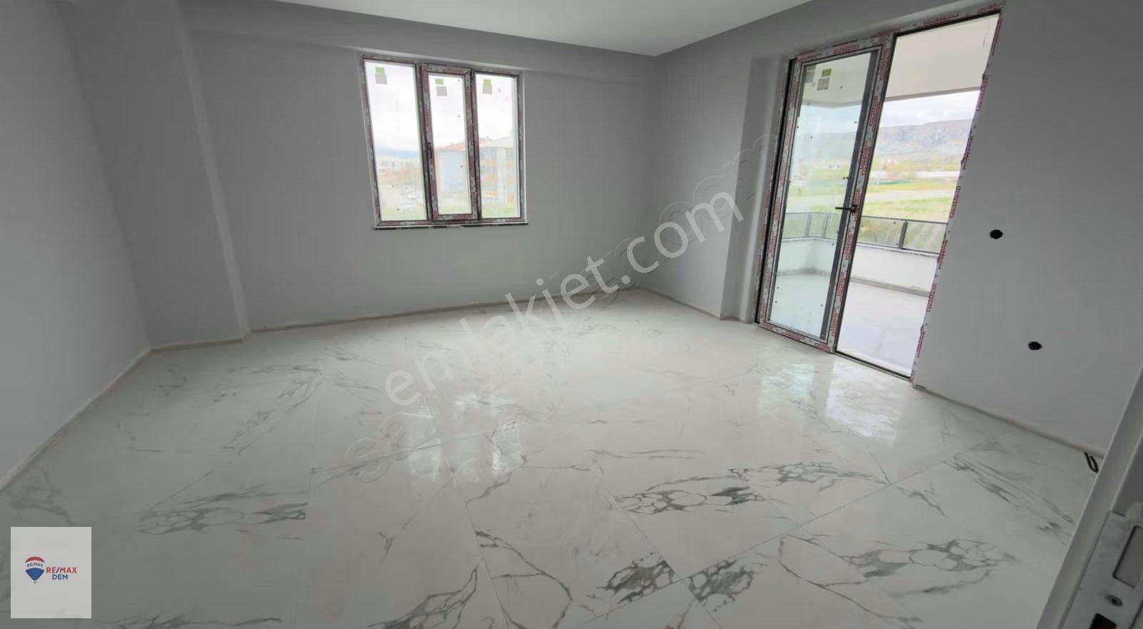 Remax Dem'den Demirkent Mah. Alttan Isıtmalı Ferah Ara Kat Daire - Görsel 6