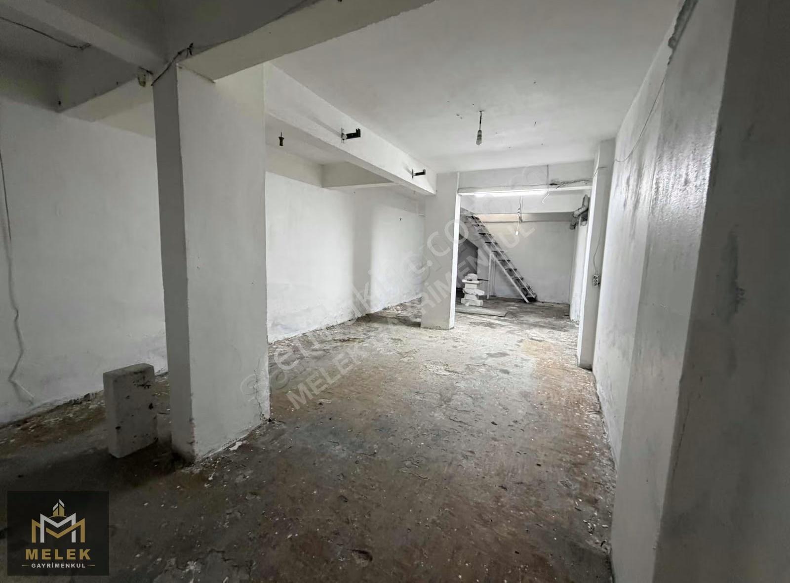 Melek Emlaktan Bagcılar 42 Evlerde Kiralık Depolu Dükkan 140 M2 - Görsel 4