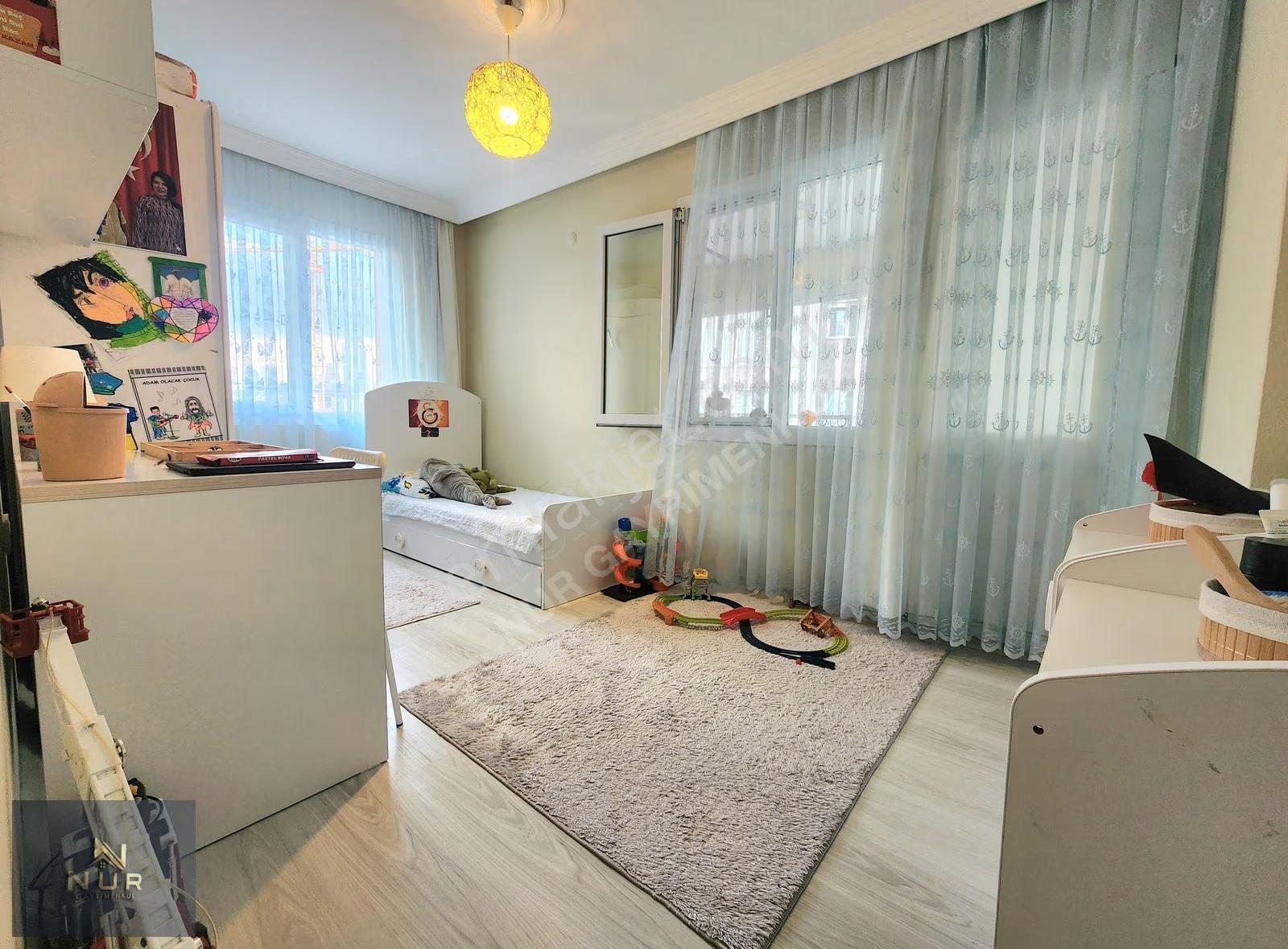 Bayraklı Adalet Mah. Site İçi 3+1 Komple Bakımlı Daire - Görsel 11