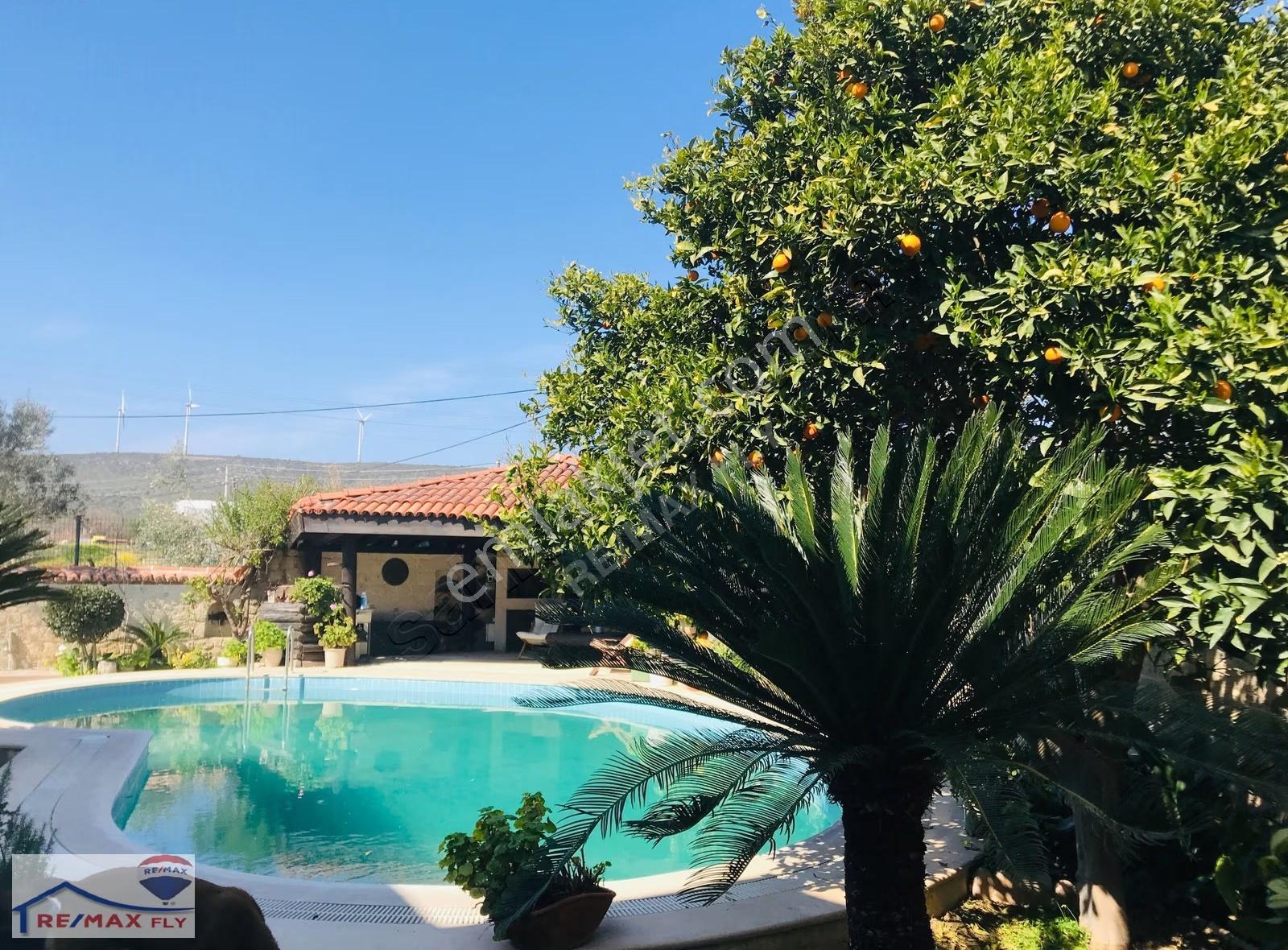 Çeşme Alaçatı'da Özel Havuzlu Eşyalı Lüks Dubleks Villa - Görsel 9