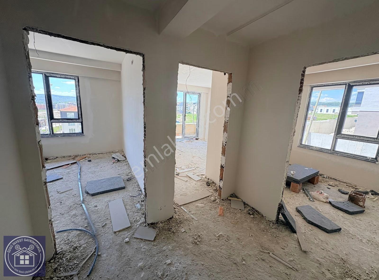 Özgü'den Zafertepe'de Cadde Üzeri Manzaralı Lüks 2+1 Daire - Görsel 25