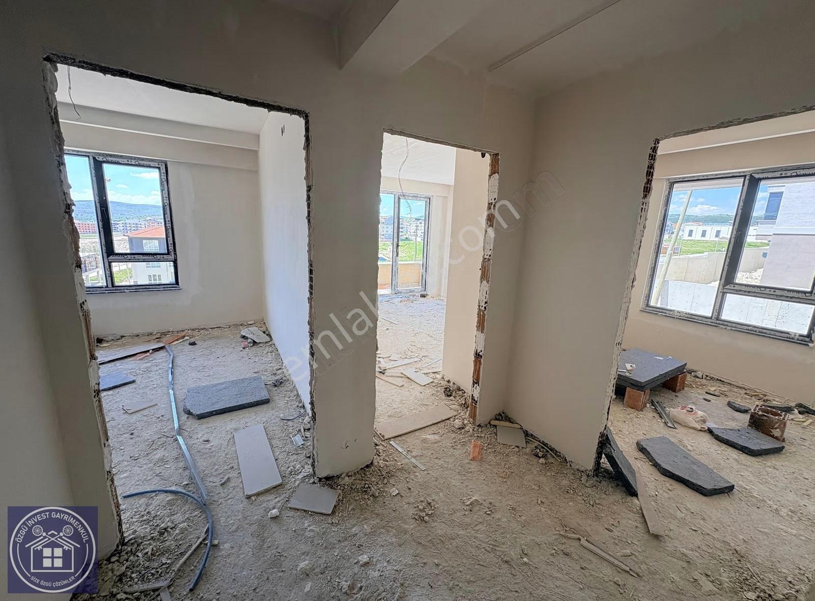 Özgü'den Zafertepe'de Cadde Üzeri Manzaralı Lüks 2+1 Daire - Görsel 10