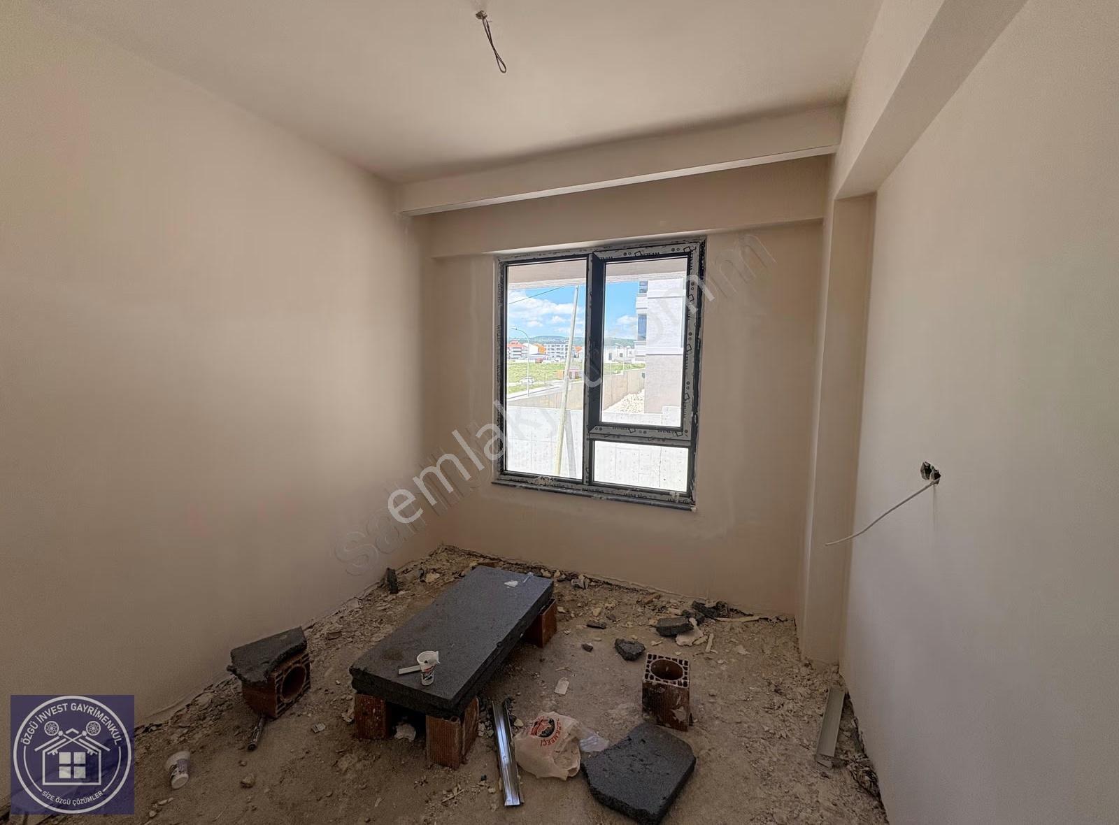 Özgü'den Zafertepe'de Cadde Üzeri Manzaralı Lüks 2+1 Daire - Görsel 12