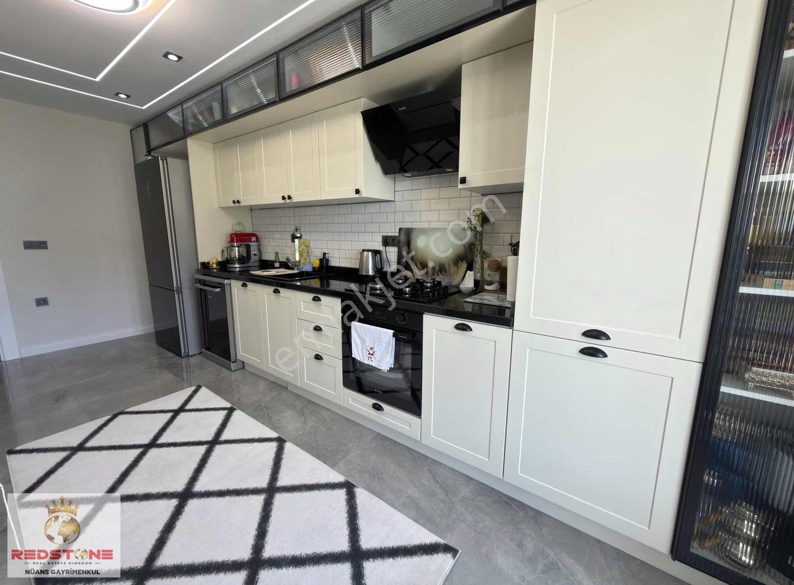 Site İçerisinde Müstakil Havuzlu Yeni Villa - Görsel 5