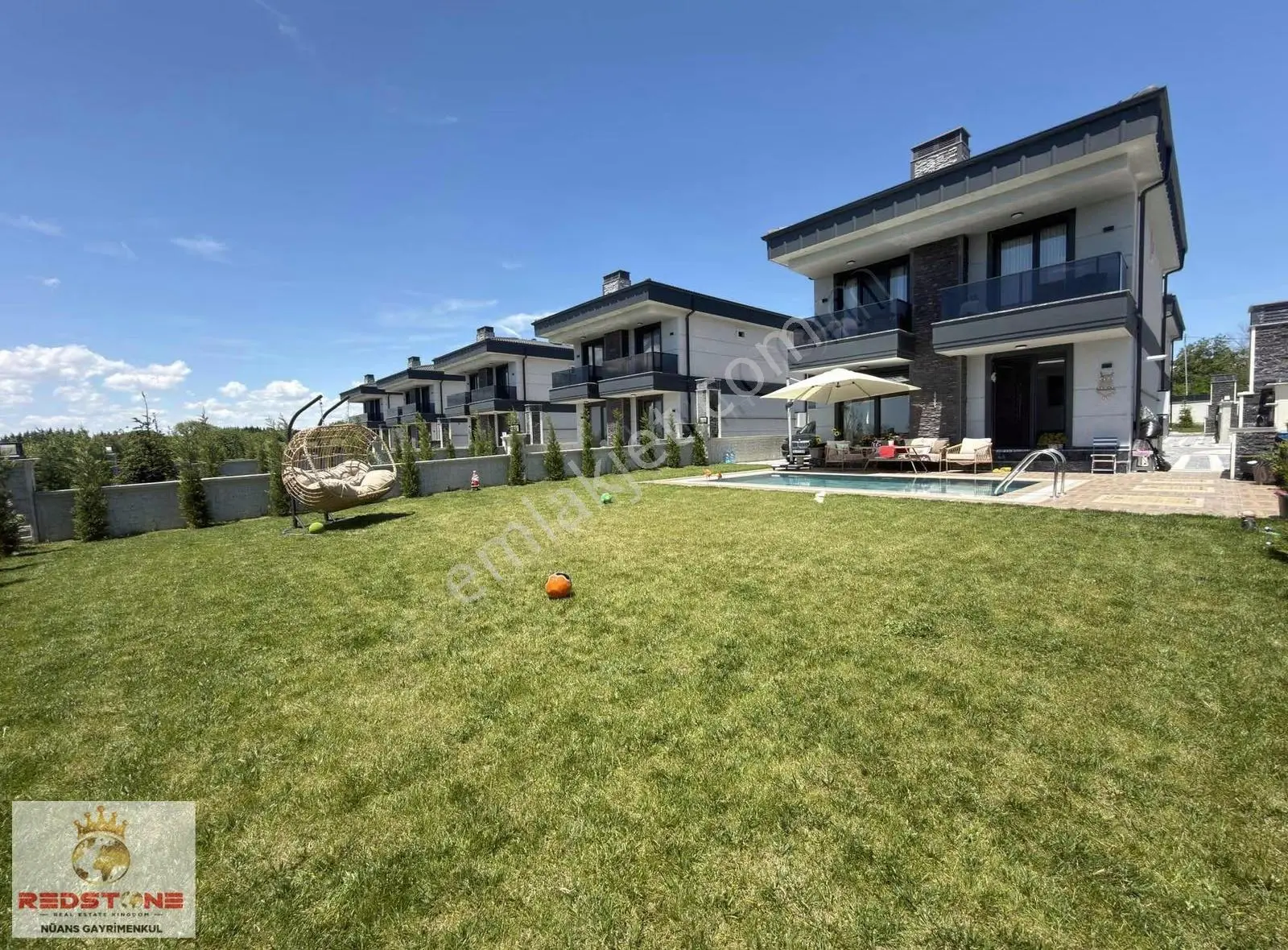 Site İçerisinde Müstakil Havuzlu Yeni Villa - Görsel 3