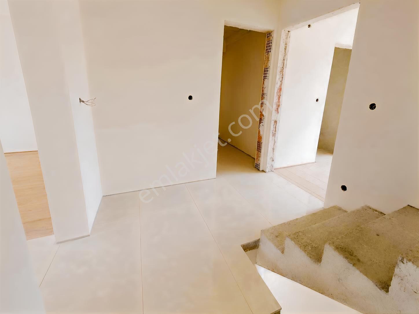 Ömer İnan Remax Serdivan Yazlık Saunalı Lüks 5+1 Tripleks Villa - Görsel 21