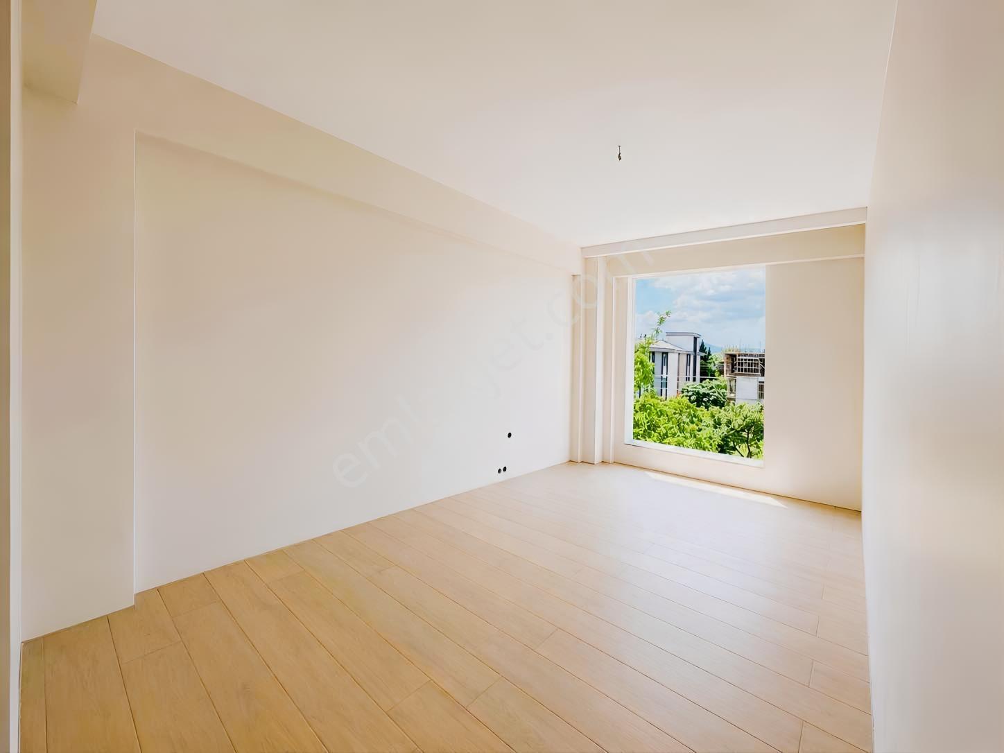 Ömer İnan Remax Serdivan Yazlık Saunalı Lüks 5+1 Tripleks Villa - Görsel 24