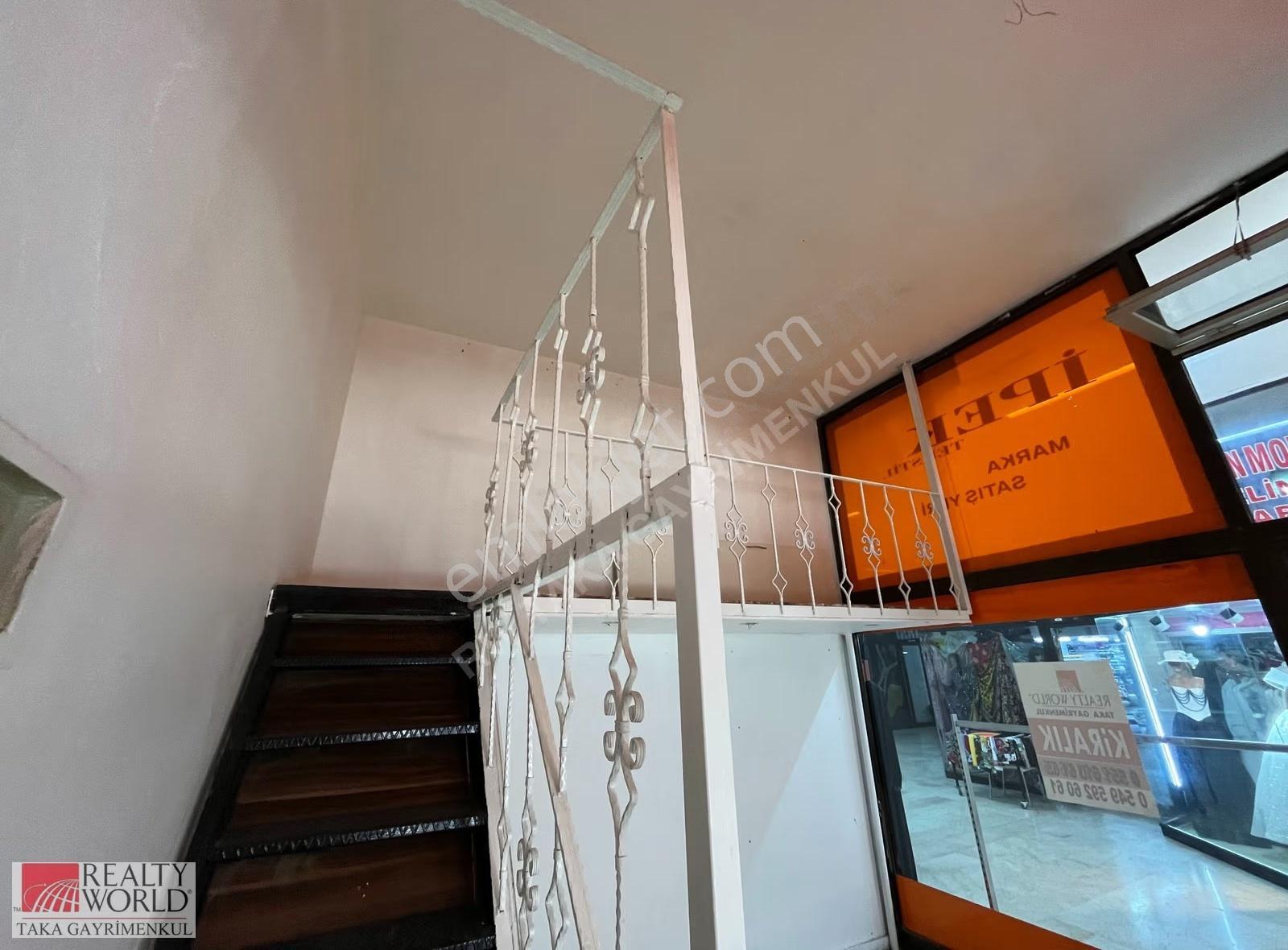 Rw Taka | De Sa Galeria İş Merkezinde Meydanda Kiralık Dükkan - Görsel 8