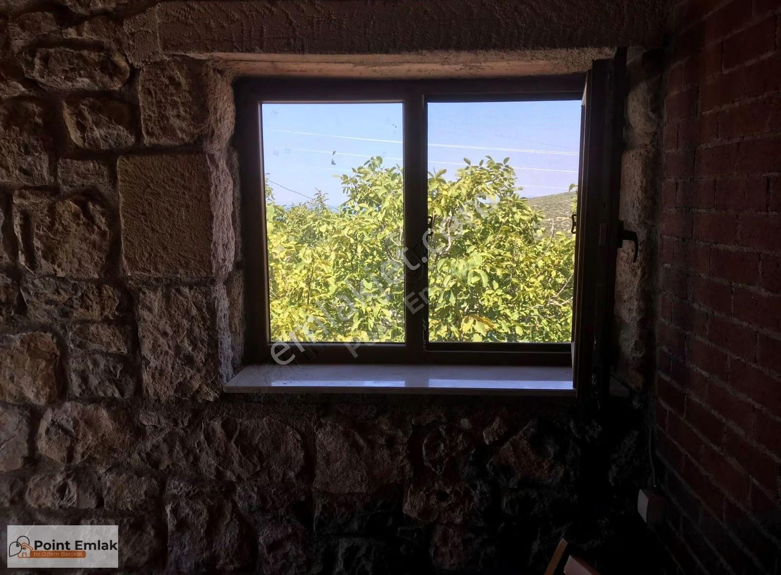 Karaburun Ambarsekide Müstakil Taş Ev - Görsel 12
