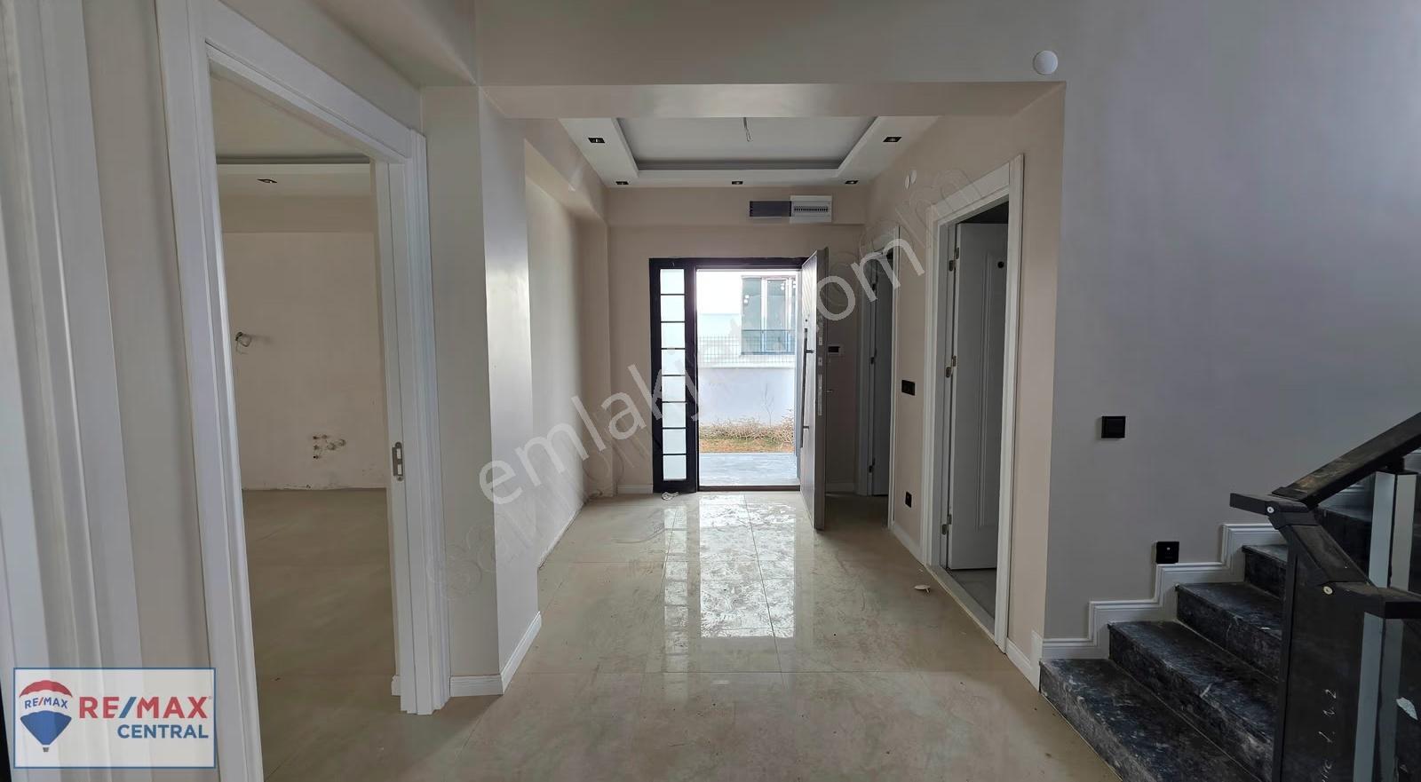 Remax Eğriköprüde İyi Lokasyonda Geniş Kullanım Lüks 5+1 Villa - Görsel 2