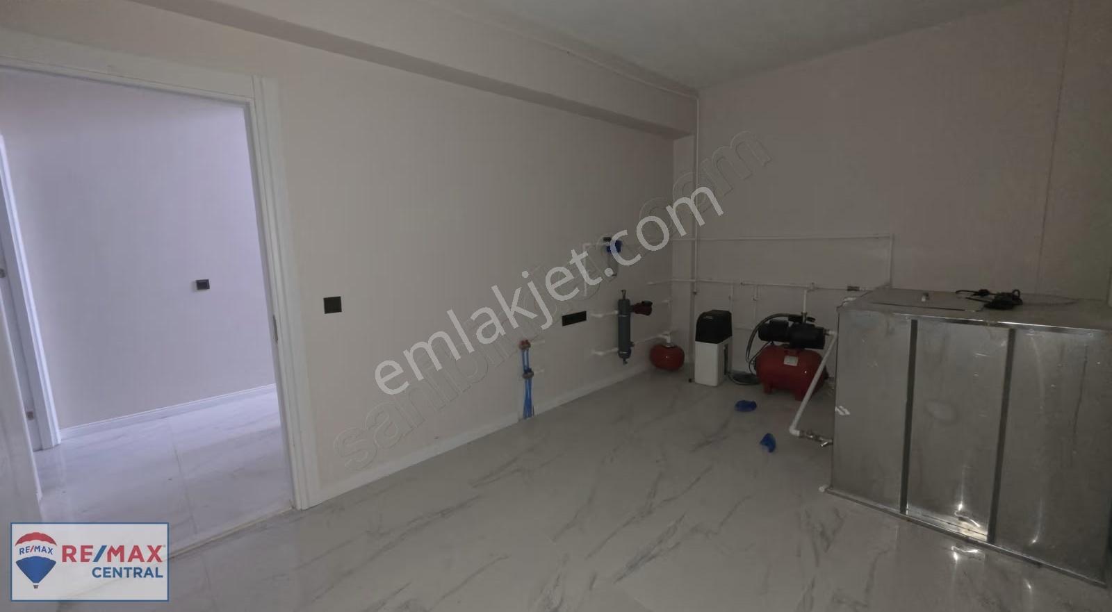 Remax Eğriköprüde İyi Lokasyonda Geniş Kullanım Lüks 5+1 Villa - Görsel 34
