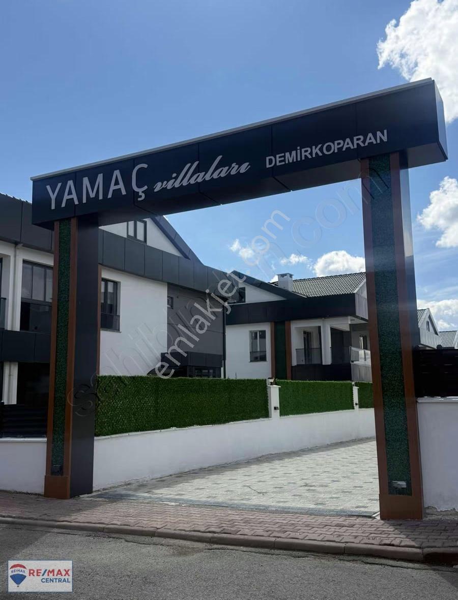 Remax Central İyi Lokasyonda Geniş Kullanım Lüks 5+1 - Görsel 17